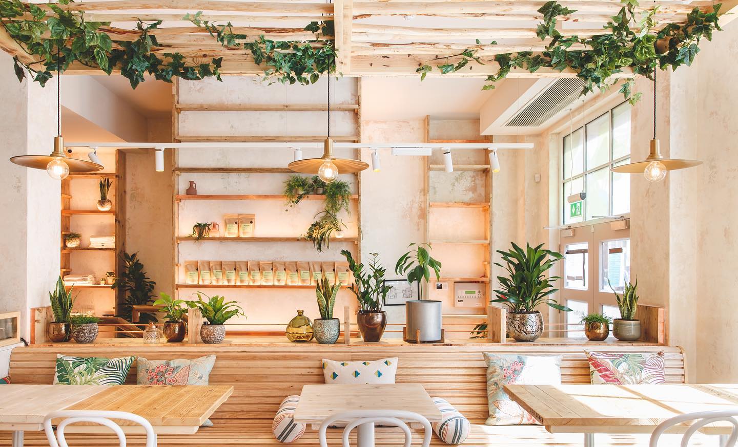 Avobar gallery image