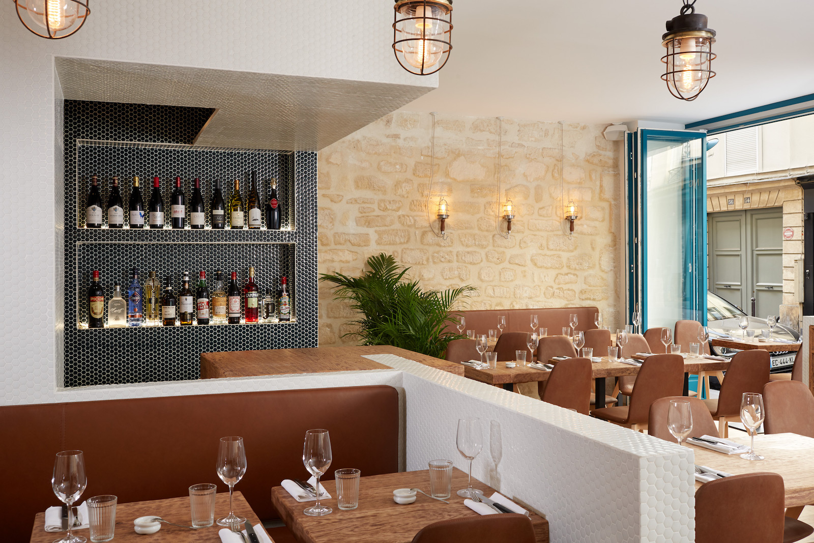 Bien Élevé gallery image