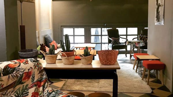 El Piso gallery image