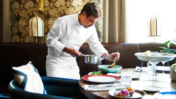 La Dama gallery image