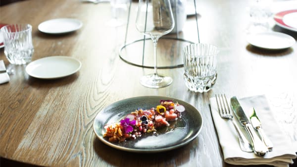 La Dama gallery image