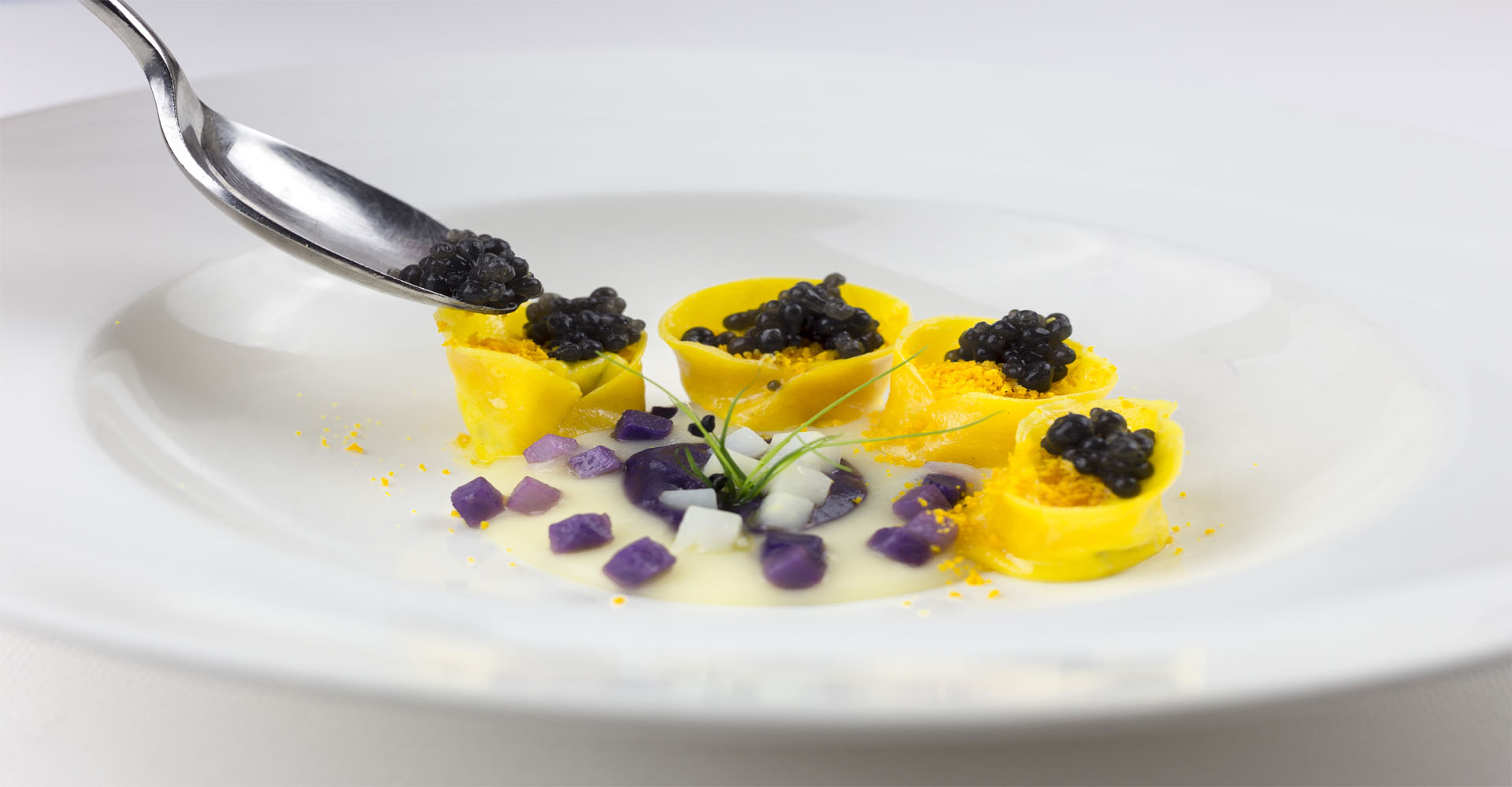 Tano Passami l'Olio gallery image