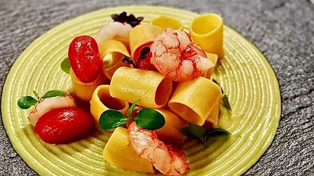 V Piano gallery image